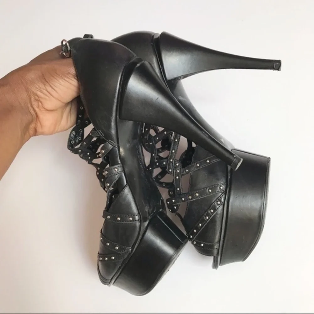Bcbg platform leather sandal